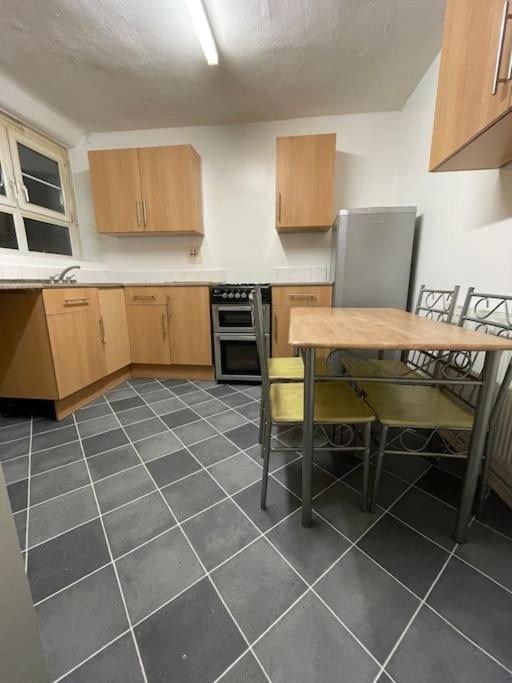 Property In Brixton Лондон Екстериор снимка